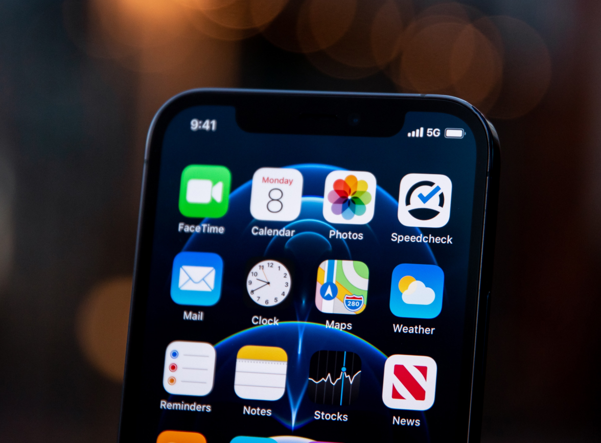 珙县苹果手机维修分享为什么 iPhone 12 在冬季会自动关机 